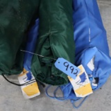 5 FOLDING CHAIRS