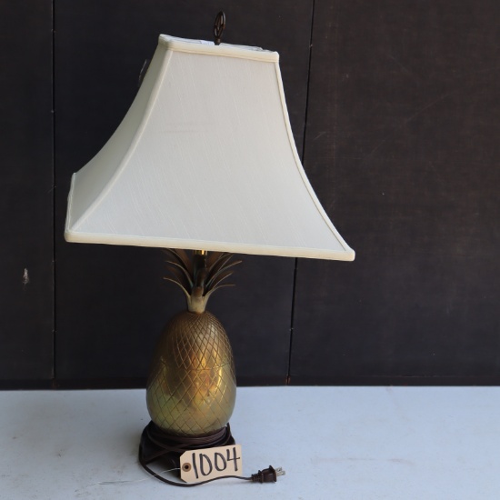 BRASS PINEAPPLE LAMP