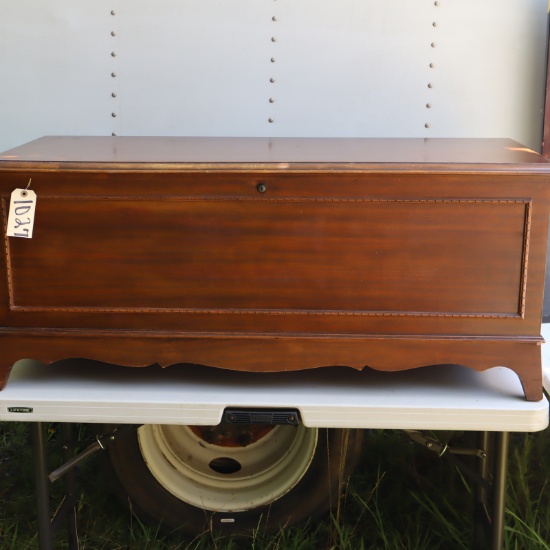 NICE LANE CEDAR CHEST