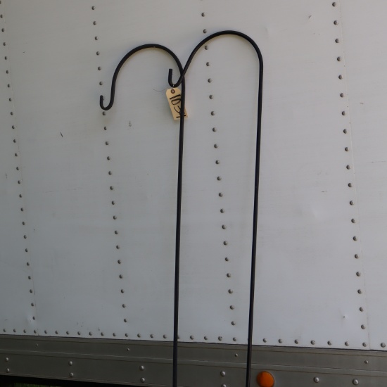 2 SHEPHERD HOOKS