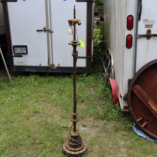 5 T. FLOOR LAMP