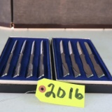 8 STEAK KNIVES