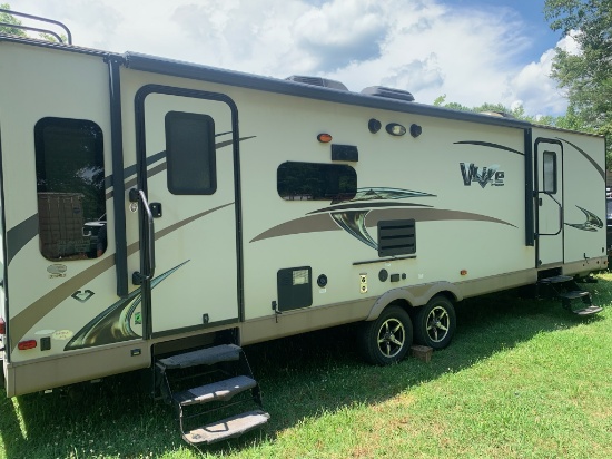 2015 - 30 FT FLAGSTAFF VLITE CAMPER W/ 2 SLIDE OUTS