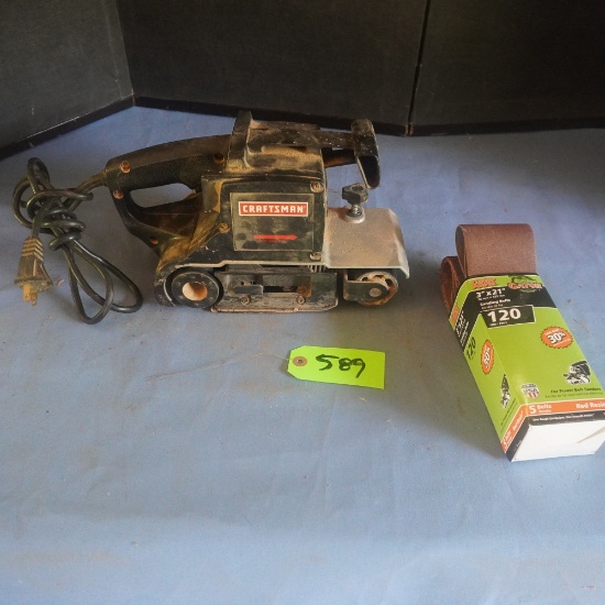 CRAFTSMAN SANDER W/ 120 GRIT SANDPAPER