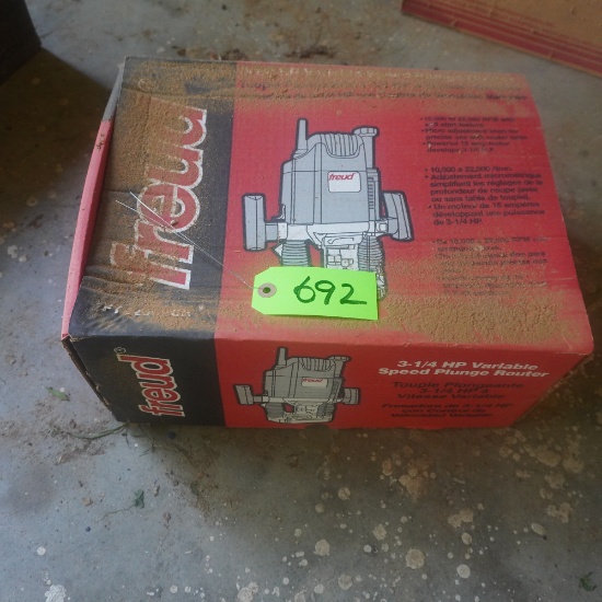 3-1/4 FREUD VARIABLE SPEED PLUNGE ROUTER NEW IN BOX