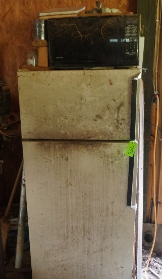 KENMORE REFRIGERATOR AND MICROWAVE- BOTH WORKS