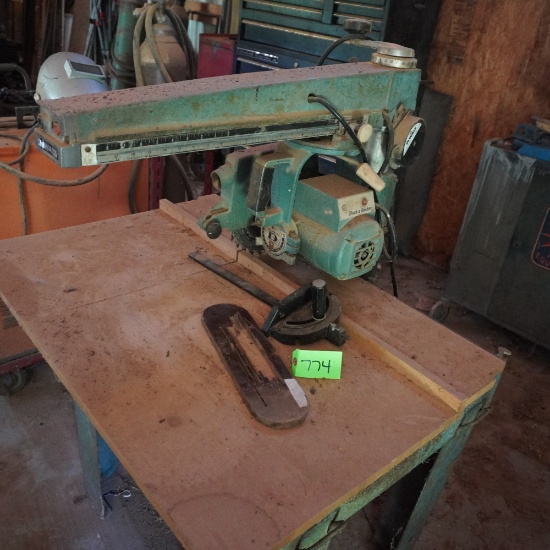 BLACK AND DECKER ARM SAW
