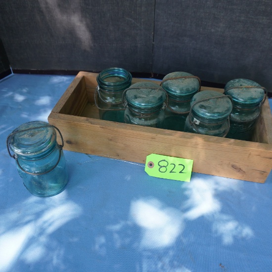 OLD BLUE PINT JARS