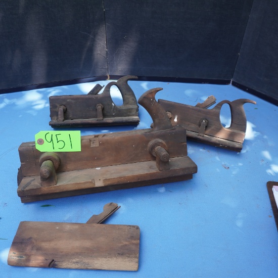 4 OLD WOODEN PLANES