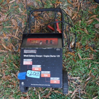 Traveller Wheel Batt. Charger /Engine Starter 12 V