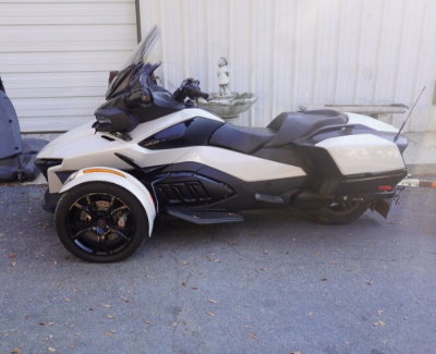2020 Can-Am Spyder Rt On Road Vehicle And 2017 Trailer