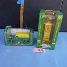 2 JOHN DEERE DIE CAST BANKS