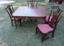 DINING TABLE & 4 CHAIRS
