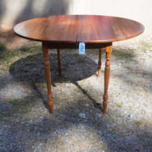 ROUND TABLE