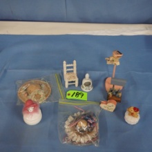 DOLL FURNITURE & ACCESSORIES