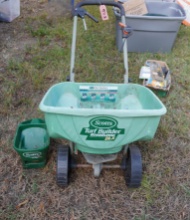 SCOTTS SEEDER AND SPREADER