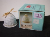 Lladro No. 5.616 “Campanita Navidad 1989” porcelain figurine in original box