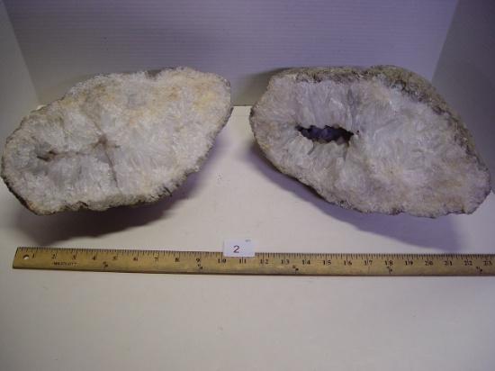 Large quartz geodes from Fox river near Wayland MO