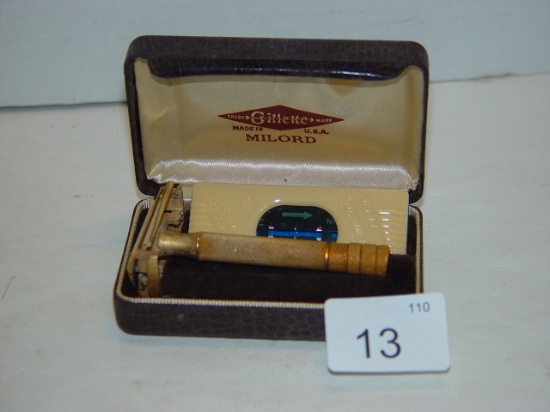Vintage Gillette Milord single edge razor in carry case