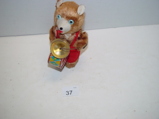 Windup toy bear   needs repair   made in Japan  7inches tall