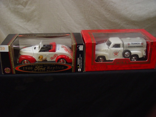 2 Collectibles, Golden Wheel Pepsi:Cola 1940 Ford 1:18 Scale,