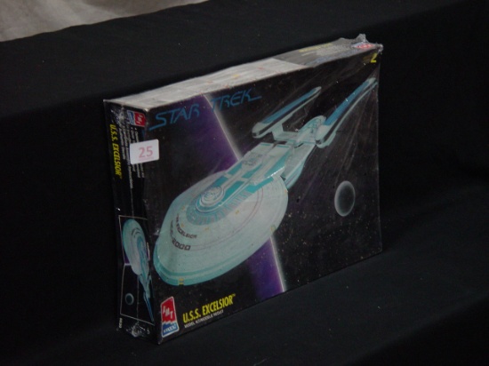 AMT Ertl, Star Trek U.S.S. Excelsior Model Kit