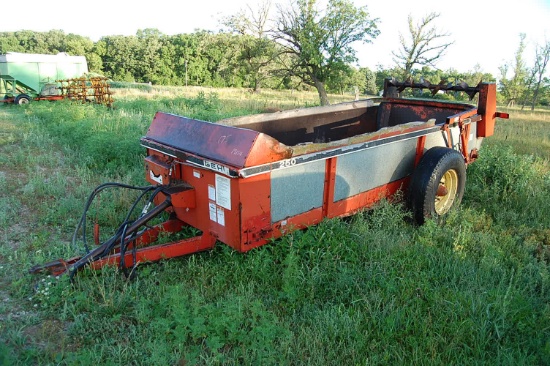 Gehl 250 PTO Spreader