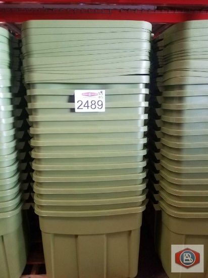 Rubbermaid buckets
