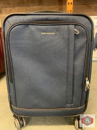 Ricardo luggage denim type canvas. USB port. 50.8 cm 20 in 20 po spinner