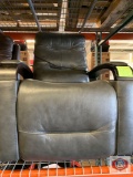 1 LEATHER POWER RECLINER GRAY