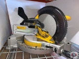 DeWalt 10? (254mm) Compound Miter Saw Model DWS713