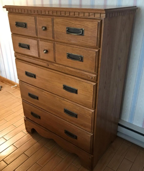 Oak Chest of Drawers