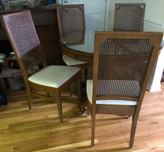 42" Pedestal Table with (4) Chairs (LPO)