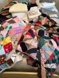Quilts, Blankets and Linens Lot (LPO)