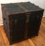 Vintage Hat Steamer Half-Trunk (with Key LPO)
