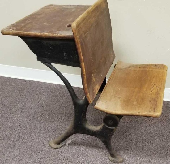 (1) Vintage Child's School Desk (LPO)