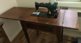 Singer Sewing Machine 15-90 with Accessories and Original Oil Can (LPO)