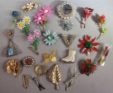 Costume Jewelry: (26) Assorted Brooches Floral