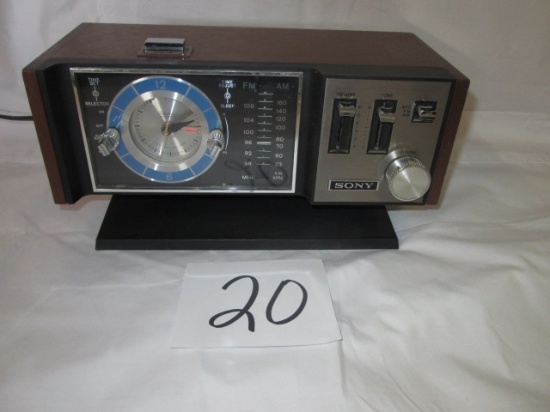 Sony Model 8FC-85W Radio
