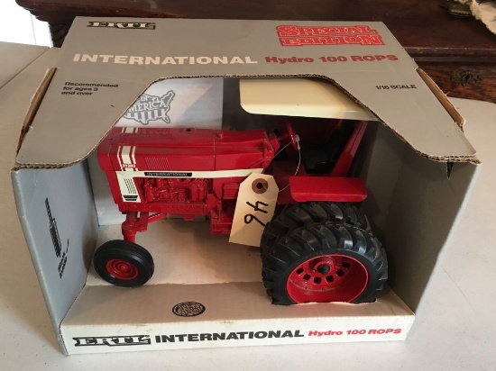 ERTL 1/16 INTERNATIONAL HYDRO 100 ROPS NIB JUNE 1991