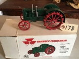 1/16 MASSEY-FERGUSON PACEMAKER DISPLAY W/ BOX