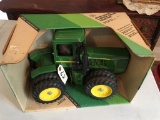 ERTL 1/16 JD 4 WHEEL DRIVE TRACTOR NIB