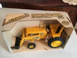 ERTL 1/16 MASSEY FERGUSON INDUSTRIAL TRACTOR WITH WORKING ENDLOADER NIB