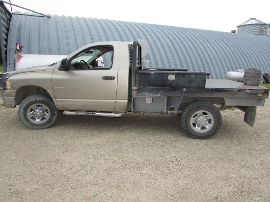 2003 Dodge Ram 2300 Pickup, 5.7 Liter Gas V8, Auto Trans, 4X4  Flatbed With