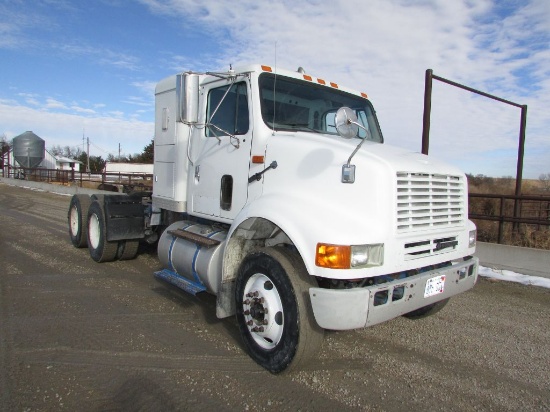 1995 IHC 4900 Semi, 3176 Cat Diesel, Low Hole 9 Spd, Twin Screw, Excellent