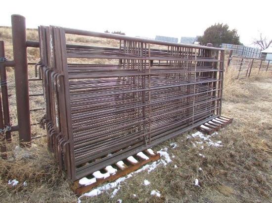 Lot of 11 Stroberg Portable Corral Panels and 1 Gate Panel - So much a piec