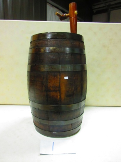 25 GAL. WINE BARREL WITH SPOUT VERY GOOD COND.