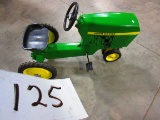 ERTL 520 JOHN DEERE PEDAL TRACTOR