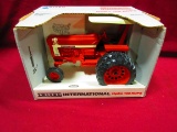 ERTL 1/16 SPECIAL EDITION I.H. HYDRO 100 ROPS TRACTOR N.I.B.