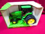 ERTL 1/16 JOHN DEERE 7710 TRACTOR N.I.B.